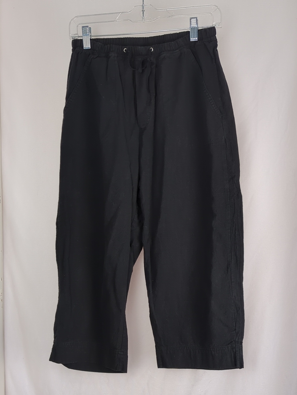 Women's Black Cotton Drawstring Casual Capri Pants